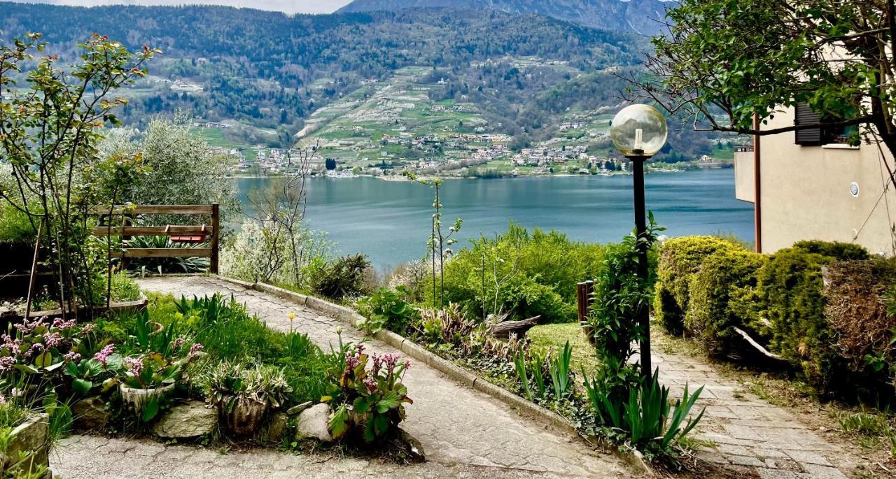 Lake Apartment Ischia Red Tenna Екстер'єр фото