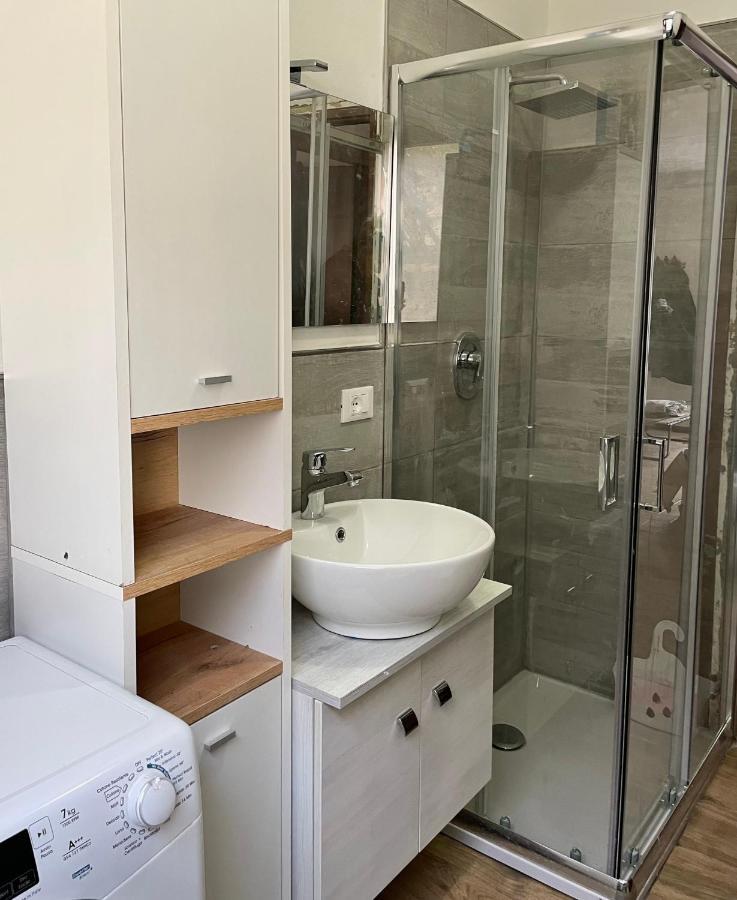 Lake Apartment Ischia Red Tenna Екстер'єр фото