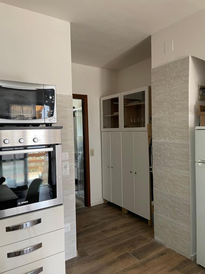 Lake Apartment Ischia Red Tenna Екстер'єр фото